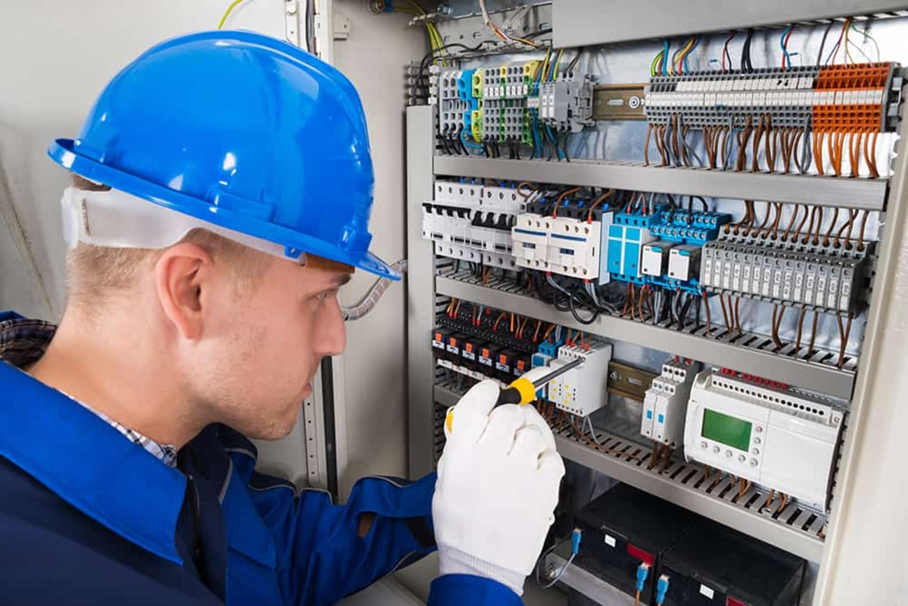 Elektroniker für Energie- und Gebäudetechnik (m/w/d) bei Ciobirdan Elektrotechnik & Montage in Stuttgart